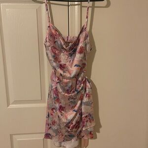 Floral strap dress, backless